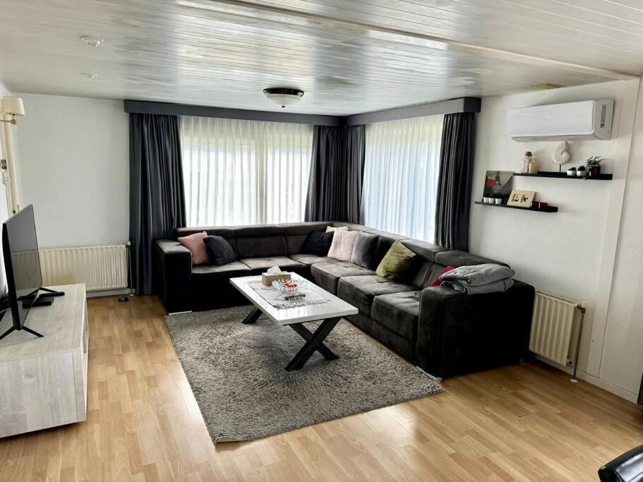 Luxe Chalet In Prachtig Natuurgebied Lith Extérieur photo